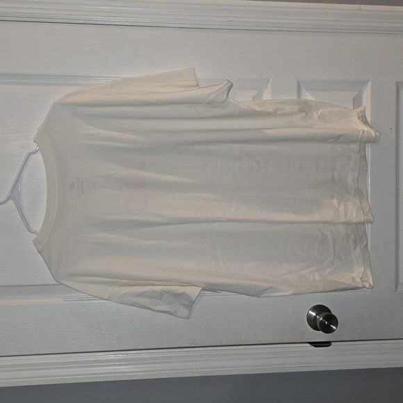 The Nike Tee Loose Fit Women's 1X Short Sleeve T-Shirt new w/out Tags! - Picture 3 of 3